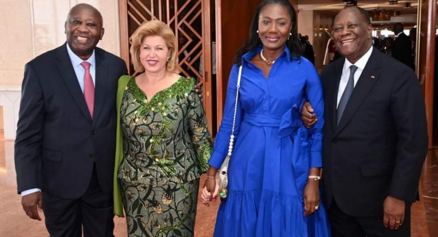 Côte d'Ivoire :  Angela Merkel remet sa récompense de 150 000 dollars à une association ivoirienne, la CONASU salue les présences de Bédié et Gbagbo