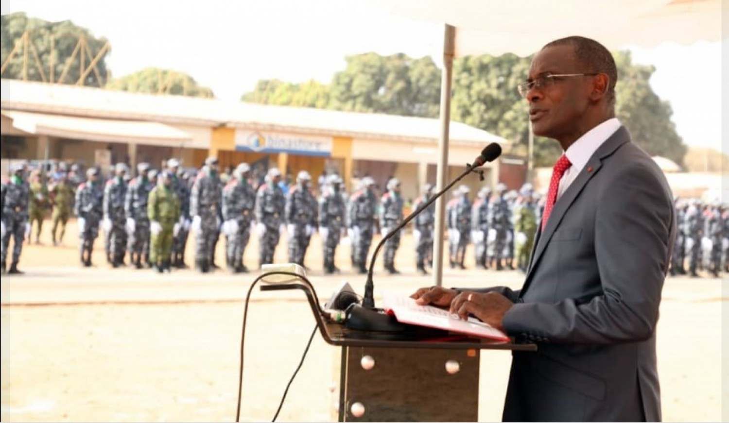 Côte d'Ivoire : Vagondo aux nouvelles recrues de la police nationale : « Les seuls référentiels de vos actions seront désormais la sauvegarde des institutions »