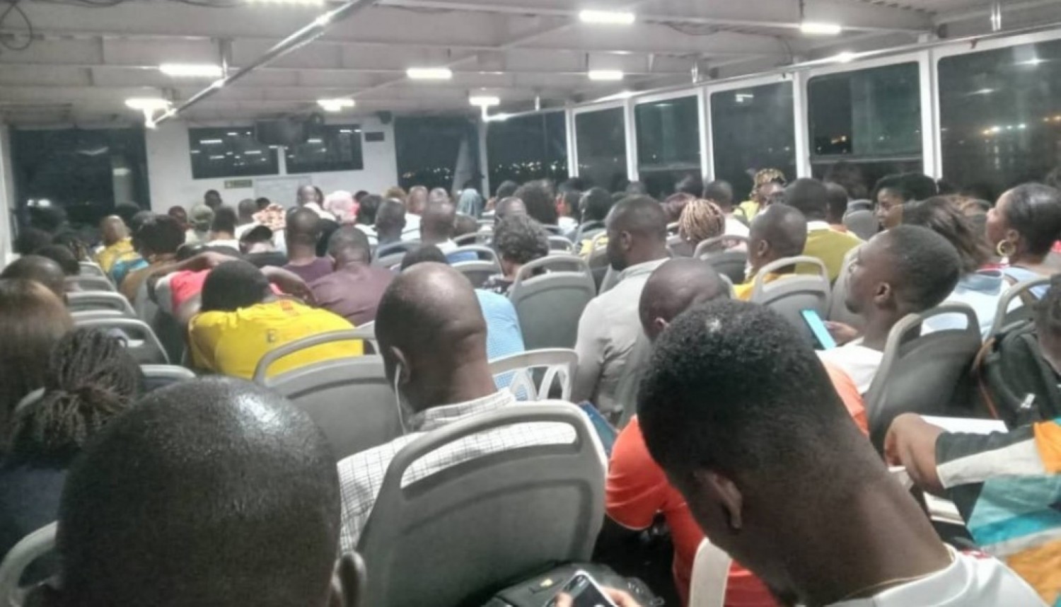 Côte d'Ivoire : Surcharge dans le  transport lagunaire, un autre  drame  qui se profile à l'horizon, l'Etat interpellé