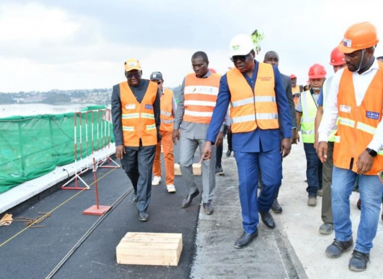Côte d'Ivoire : Après une visite des travaux du 4è Pont, Amédé Kouakou : « J'y tiens et je ne permettrai pas que ce délai soit prorogé »