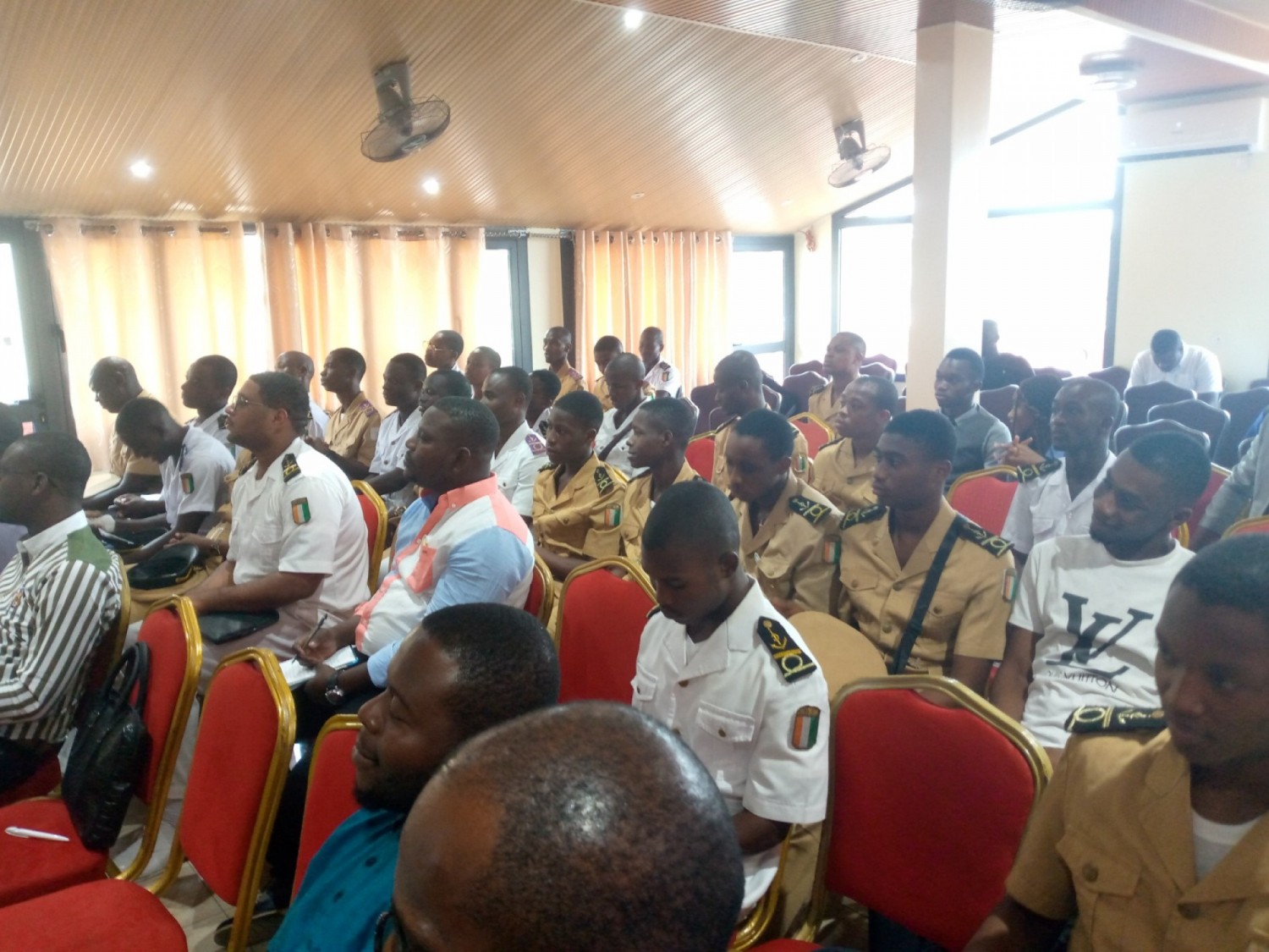 Côte d'Ivoire :  Des Marins officiers, sous-officiers créent une association pour faciliter l'insertion socio-professionnelle des diplômés de l'ARSTM