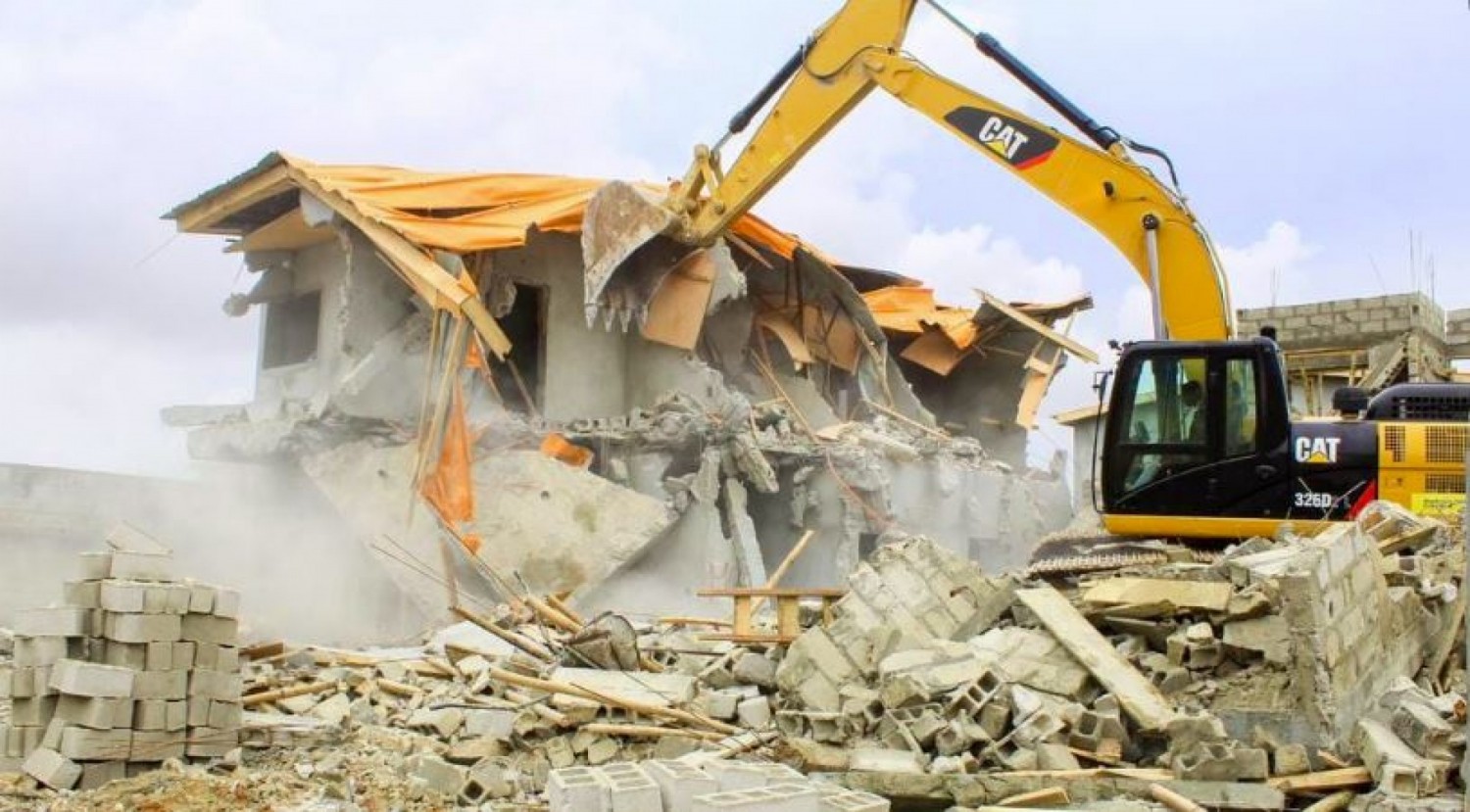 Côte d'Ivoire : Cocody, 09 villas duplex en construction et sans permis de construire, détruites