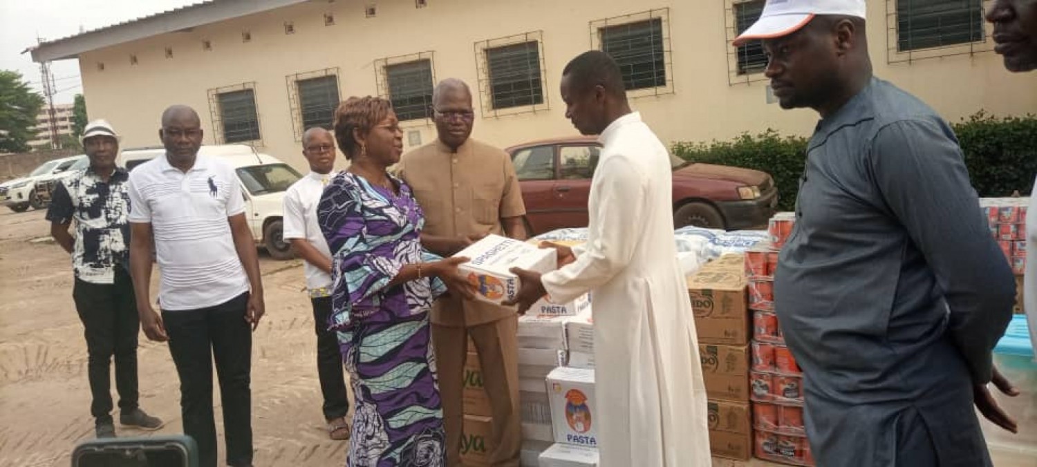 Côte d'Ivoire : Bouaké, Carême chrétien, un édifice religieux reçoit un important don d'un émissaire du président Ouattara