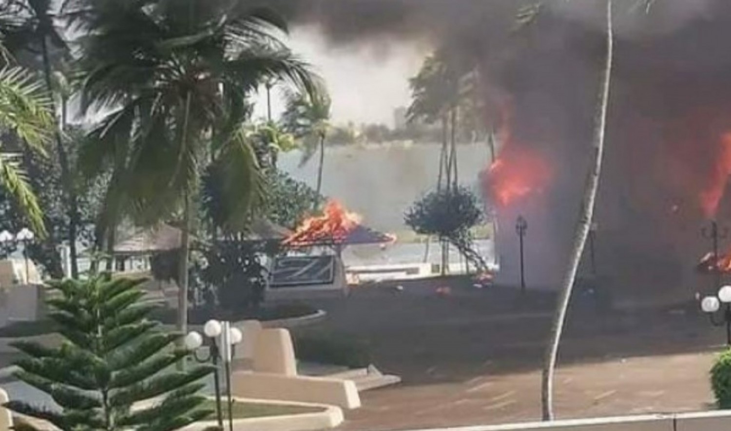 Côte d'Ivoire : Cocody, incendie des paillotes de l'Eden Hôtel du Golf, plus de peur que de mal