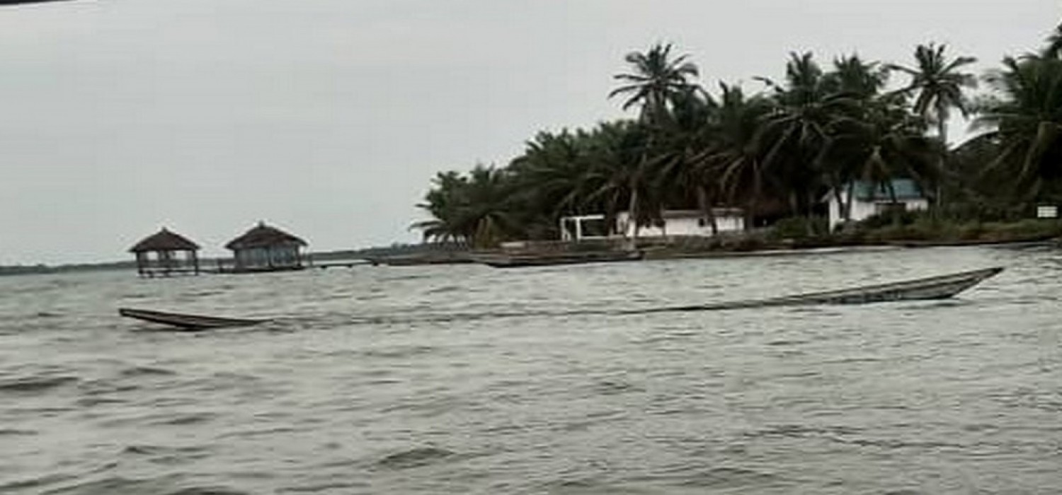 Ghana :  Une barge chavire sur le lac Volta, 5 morts