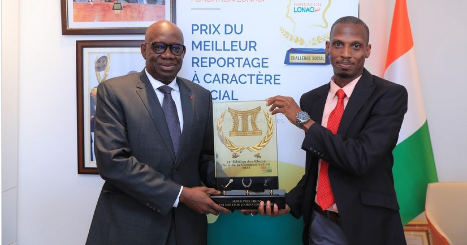 Côte d'Ivoire :   Le DG Coulibaly Dramane reçoit le Super Ebony 2022, par ailleurs lauréat du Challenge social Fondation LONACI
