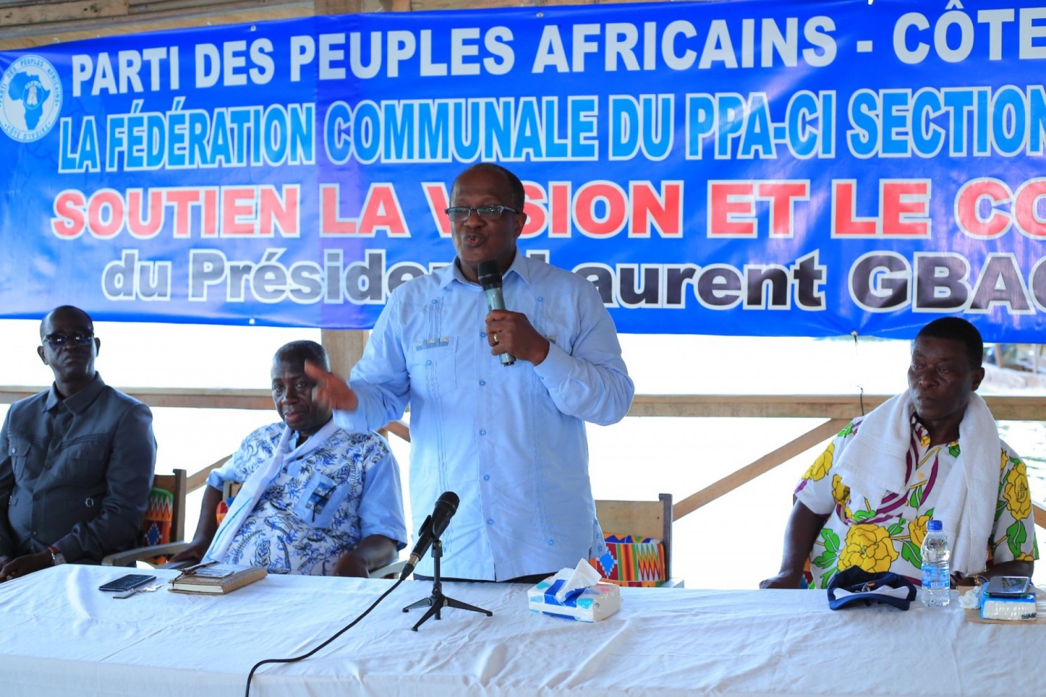 Côte d'Ivoire : Armand Ouégnin aux populations d'Assinie « le plus noble combat est le retour au pouvoir du président Gbagbo en 2025 »