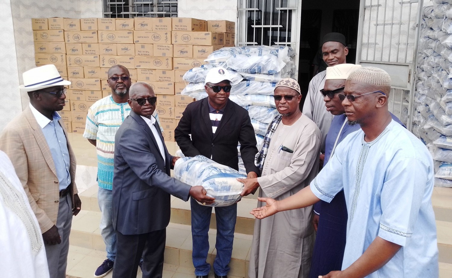 Côte d'Ivoire : À Bouaké, le député Assahoré fait décharger plusieurs tonnes de vivres pour les musulmans du Gbêkê