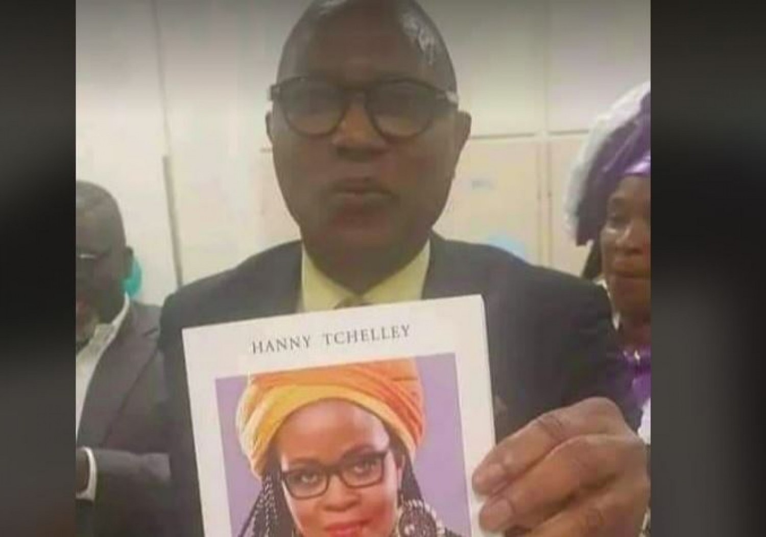 Côte d'Ivoire : Gbagbo révoque son représentant PPA-CI France pour avoir été à la dédicace du livre d'Hanny Tchélé ?