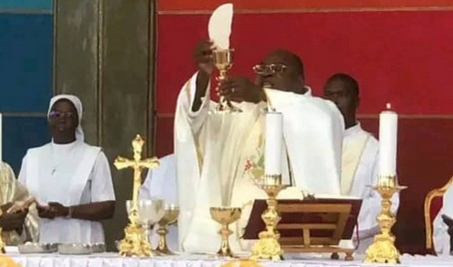 Côte d'Ivoire :   Solennité de la Pâques, les chrétiens invités à rechercher les réalités d'en haut, là où est le Christ