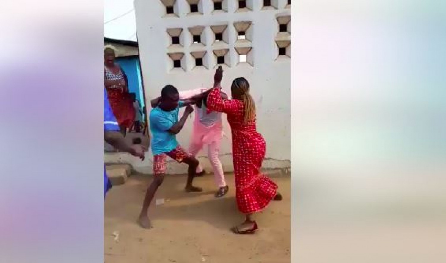 Côte d'Ivoire : Vavoua, accusé de devoir 10 mois de loyer, un pasteur battu par ses créanciers