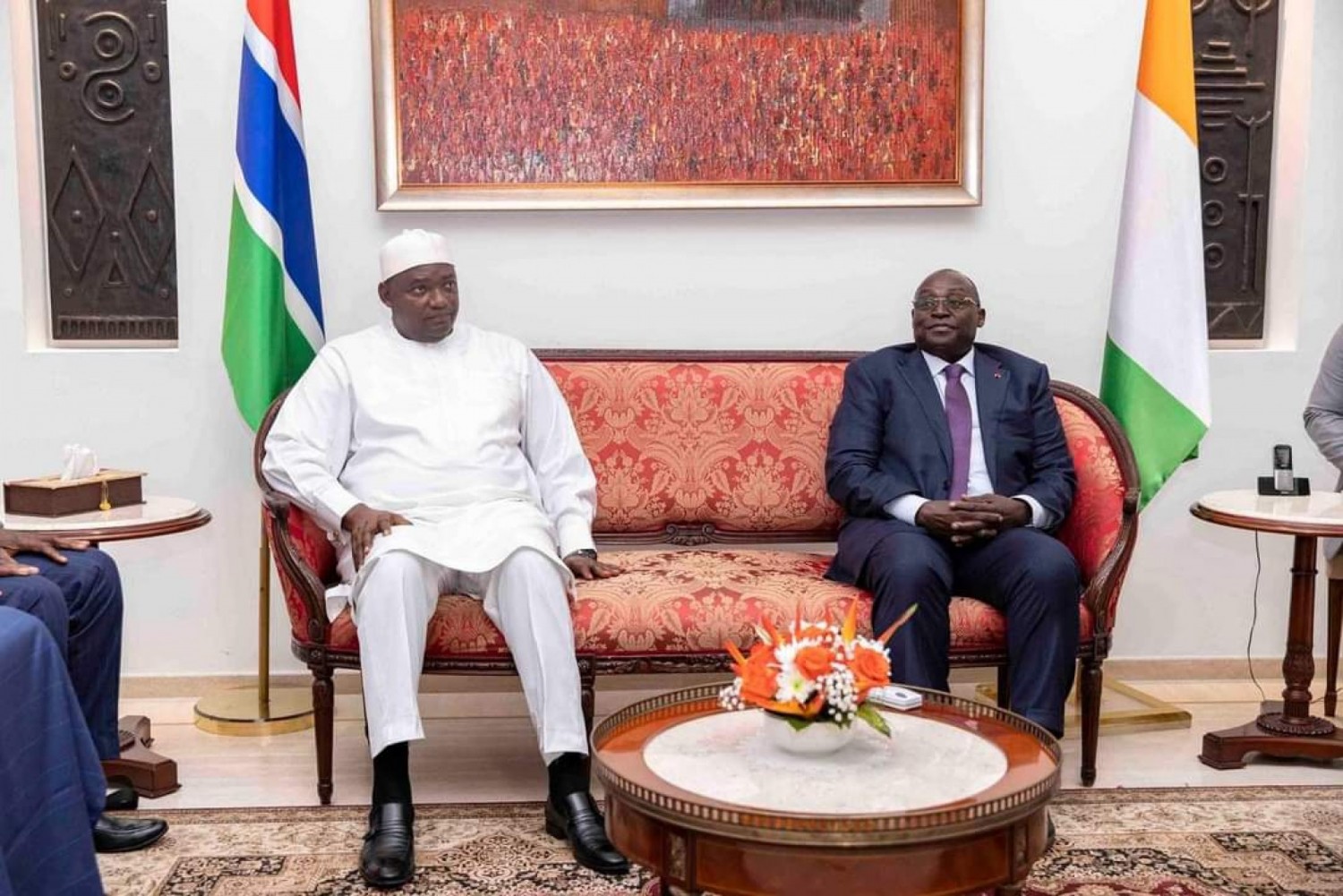 Côte d'Ivoire/ Gambie :    Adama Barrow à Abidjan dans le cadre d'une visite de travail et d'amitié de 24 heures, accueilli par Tiémoko Meyliet Koné