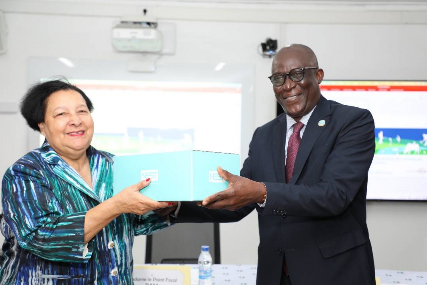 Côte d'Ivoire :  La FAO fait don de matériels de laboratoire d'une valeur de près de 6 millions de FCFA à l'Institut Pasteur de Côte d'Ivoire