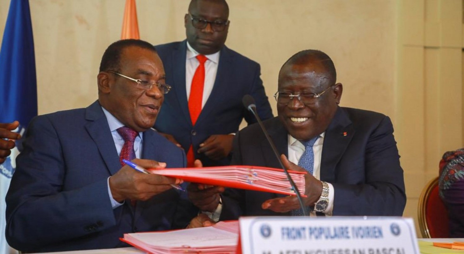 Côte d'Ivoire : Faute d'alliance, Pascal Affi N'Guessan signe un partenariat avec le RHDP puis explique que : « Le pouvoir n'est pas un restaurant »