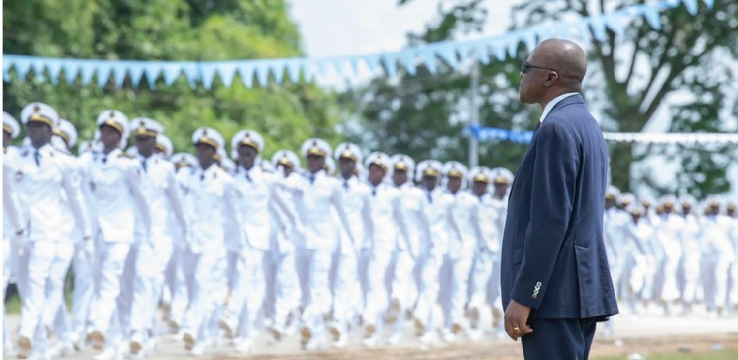 Côte d'Ivoire : Affaires Maritimes et Portuaires, Amadou Koné remet à 727 élèves officiers et sous-officiers leurs épaulettes et les exhorte à relever les défis sécuritaires aux frontières maritimes