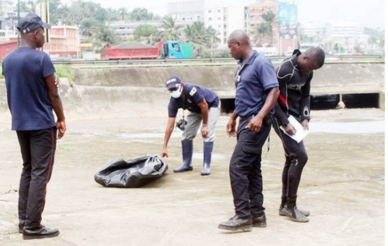 Côte d'Ivoire : Adjamé, la  forte pluie du jeudi a emporté un élève,  son corps retrouvé dans un caniveau d'évacuation d'eaux usées
