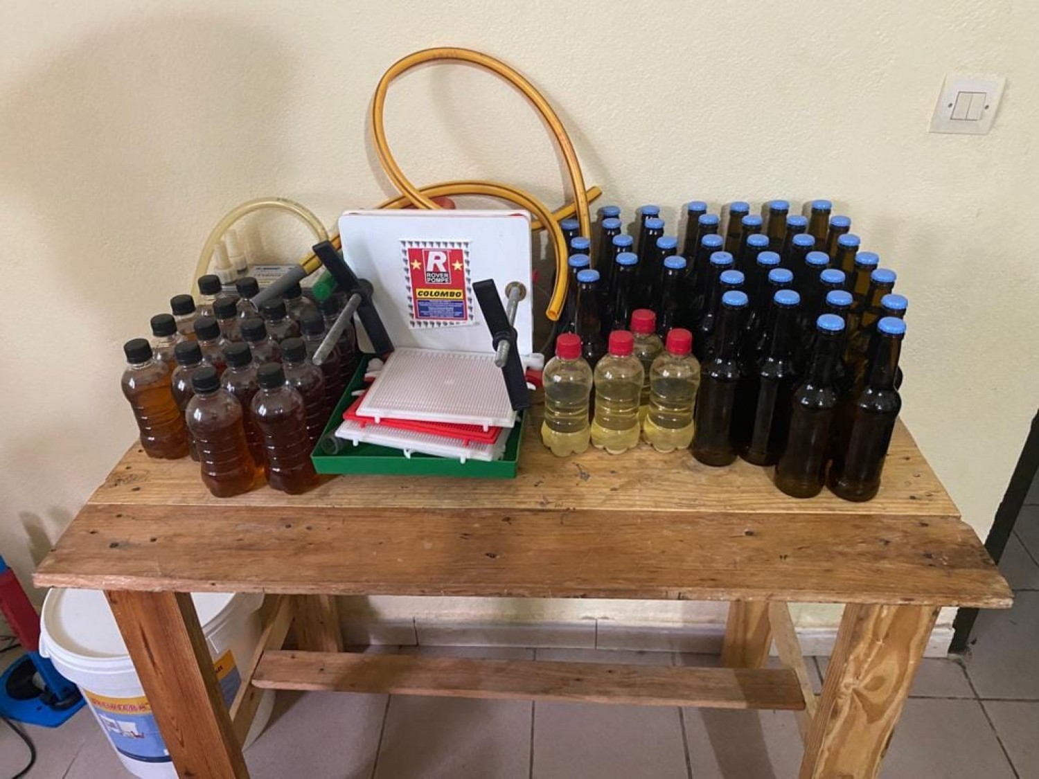 Côte d'Ivoire : Lutte contre la contrefaçon, un entrepôt de fabrication illicite de boissons démantelé à Yopougon