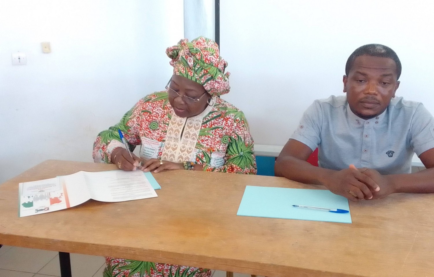 Côte d'Ivoire : Locales 2023, des partis politiques dans le Gbêkê signent le code de bonne conduite