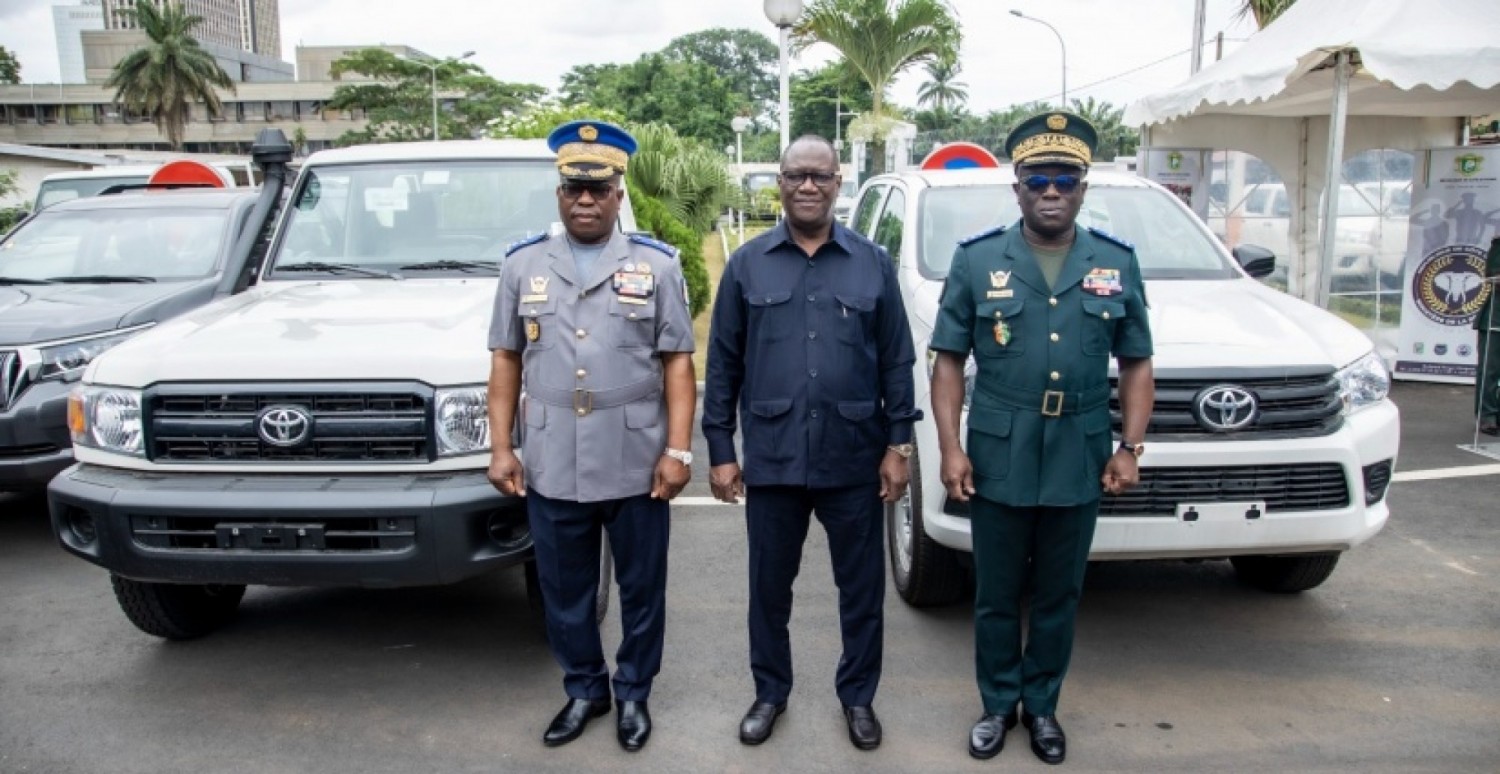 Côte d'Ivoire : Gendarmerie et FACI, les capacités opérationnelles renforcées  avec des véhicules de commandement, de transports troupes, trois citernes à carburant et deux à eau