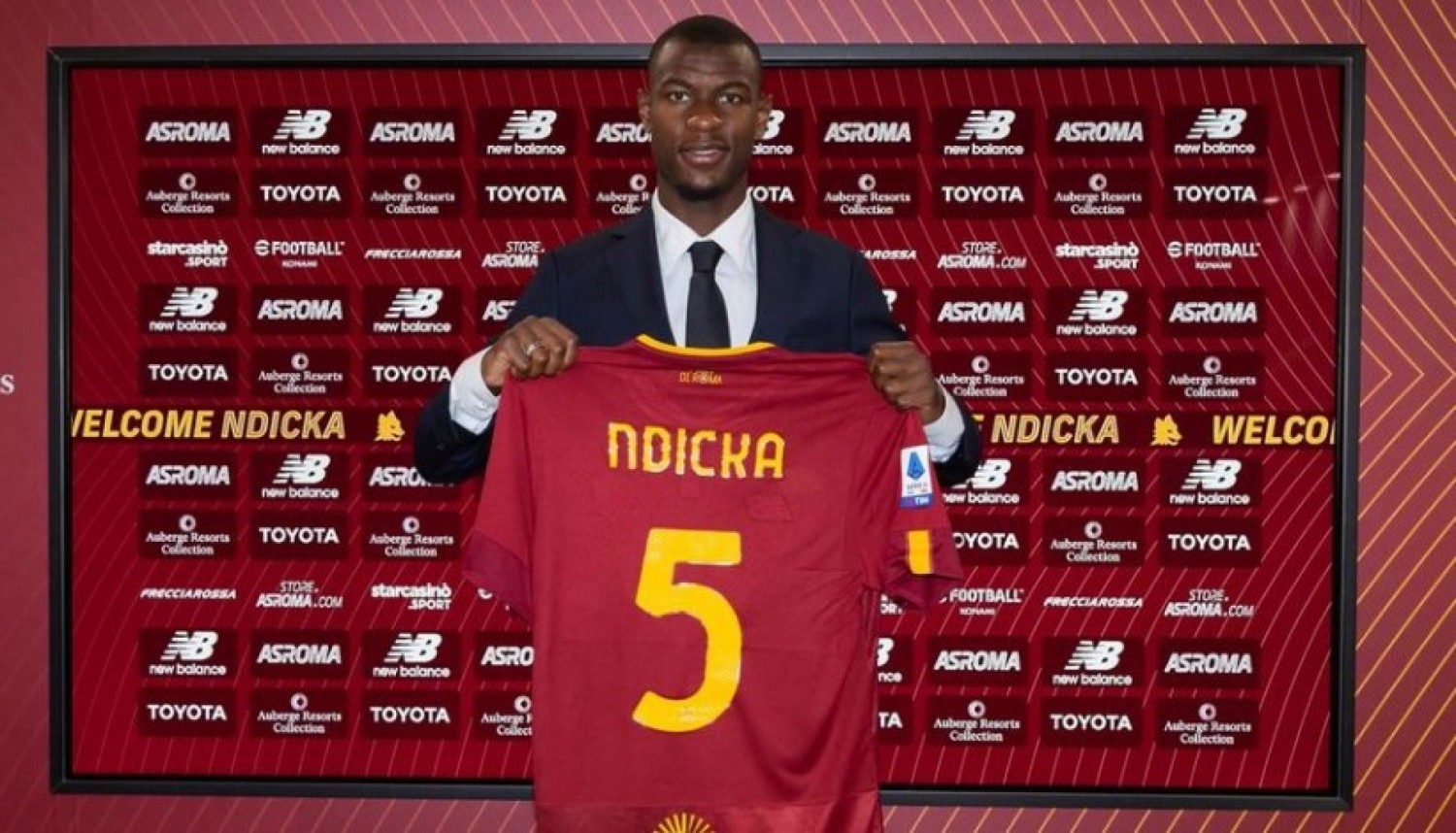 Côte d'Ivoire : Le néo-éléphant Evan Ndicka quitte l'Eintracht de Francfort et signe pour 5 ans à l'As Roma