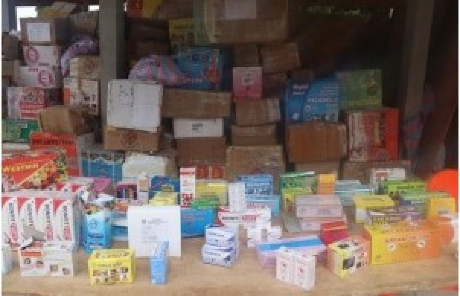 Côte d'Ivoire : Des produits illicites d'une valeur estimée à 267 300 000 de FCFA saisis par les Douanes