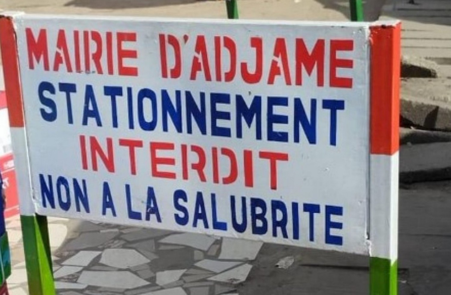 Côte d'Ivoire : Affaire de pancarte « Stationnement interdit, non à la Salubrité », les précisions de la Mairie d'Adjamé