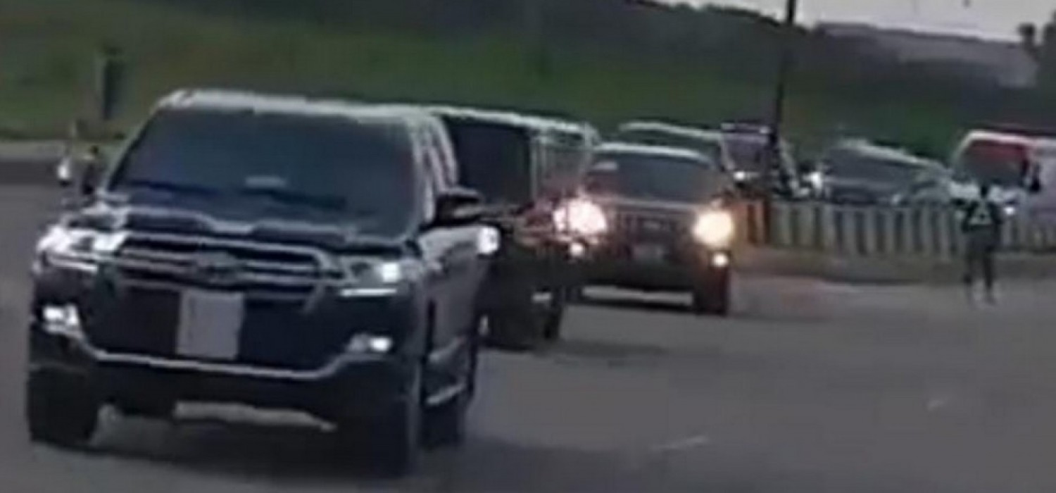 Nigeria :  Critiques envers Tinubu pour son long convoi retour à Lagos avec plus de 100 véhicules