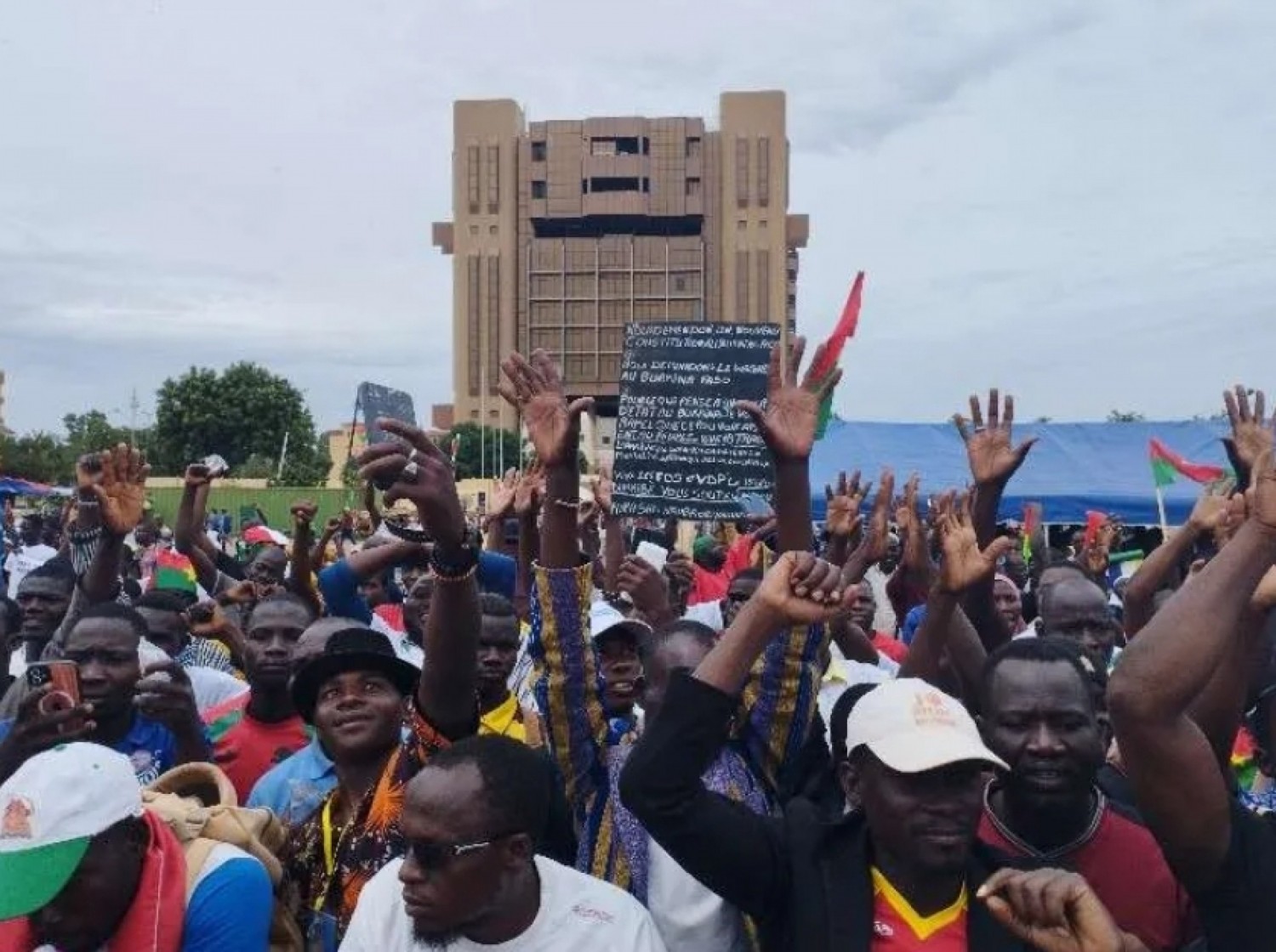 Burkina Faso : Manifestation de soutien à la transition et pour un changement constitutionnel