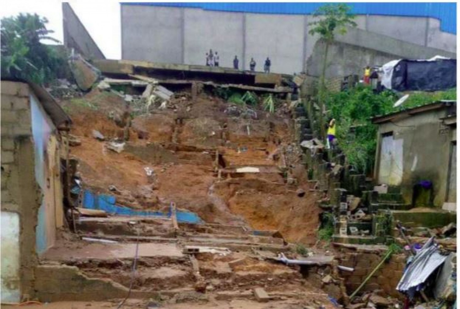 Côte d'Ivoire : Drame à Yopougon Micao, la chute d'une partie de la clôture d'une usine fait 3 morts et des blessés
