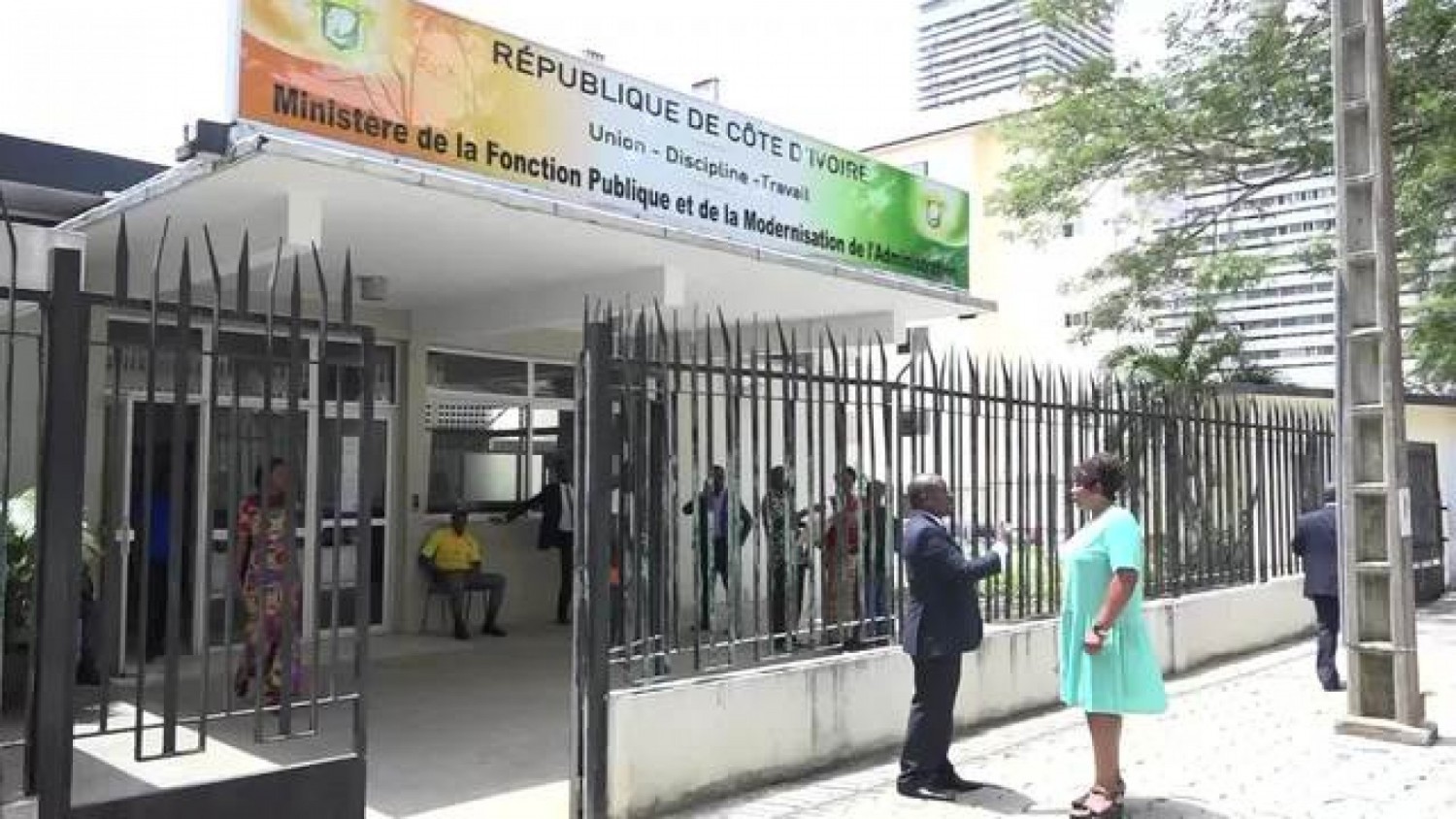Côte d'Ivoire : Fonction Publique, un appel à candidature lancé pour le recrutement d'un chef de service du Centre de Relation Usagers-Clients, voici le profil recherché