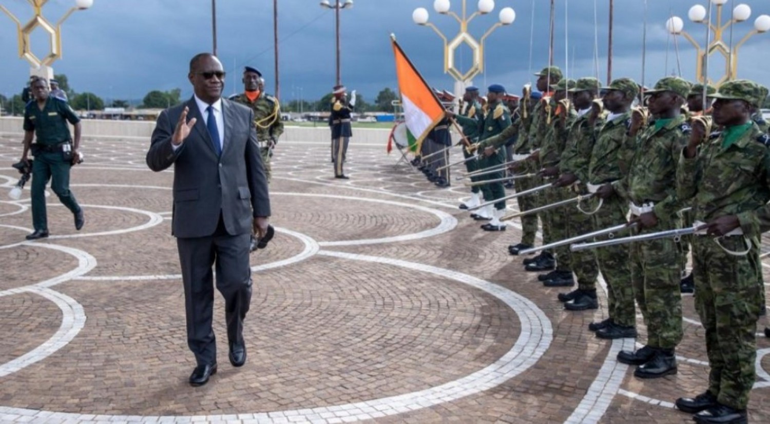 Côte d'Ivoire : Armée, 24 auditeurs venus de 10 pays d'Afrique ont reçu leur brevet de fin de formation, le message du Ministre de la Défense