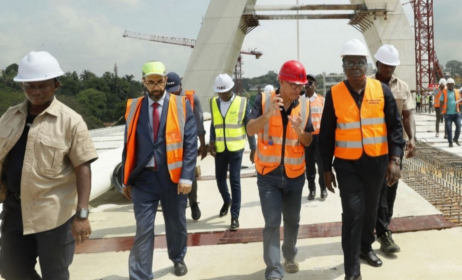 Côte d'Ivoire : Report sine die de la cérémonie d'inauguration du cinquième pont d'Abidjan, suite au décès de Bédié