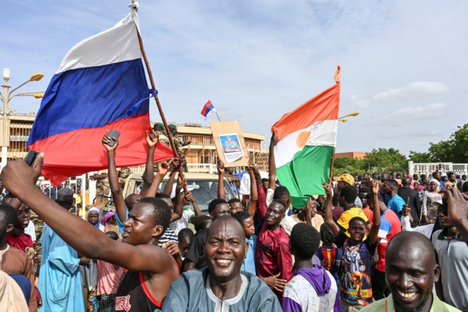 Niger : Prêt à rompre avec la France, le CNSP au pouvoir appelle Wagner à l'aide