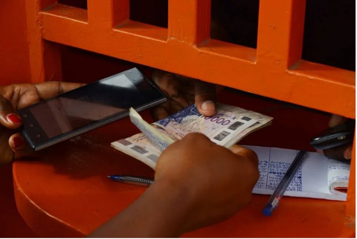 Côte d'Ivoire : Nouvelle forme de prêt en ligne via des  applications mobiles, l'ARTCI invite la population à la vigilance car elle comporte des risques