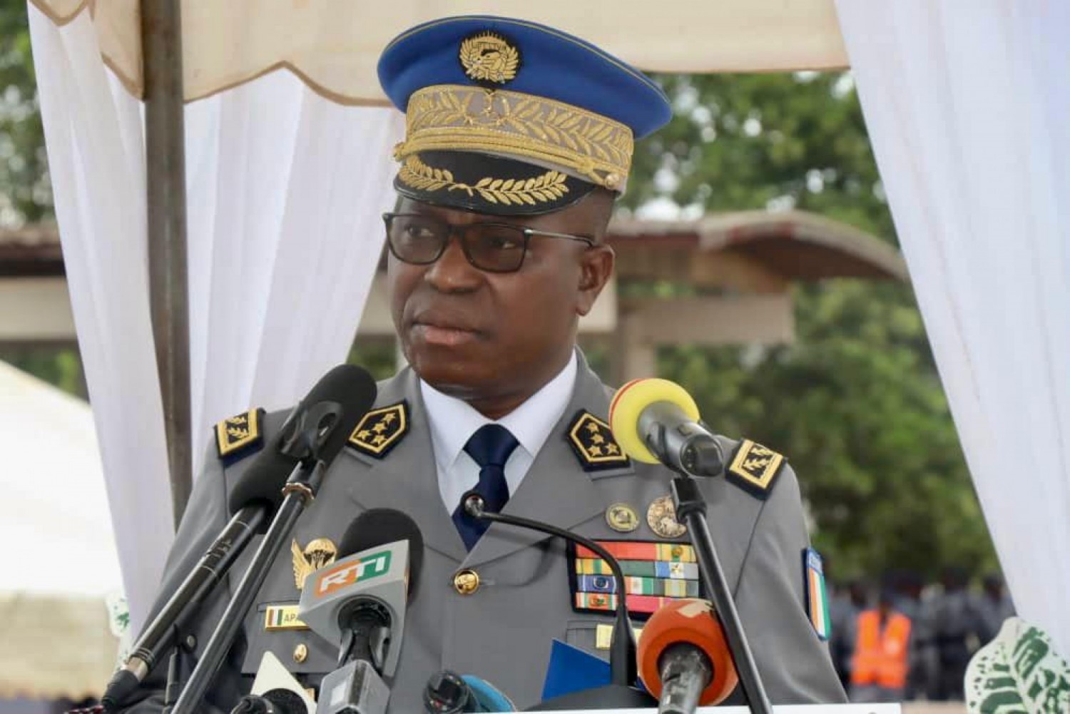 Côte d'Ivoire : Le Gl Apalo aux élèves sous-officiers de la 23 promotion de l'école de gendarmerie « Vous aurez beaucoup de tentations »