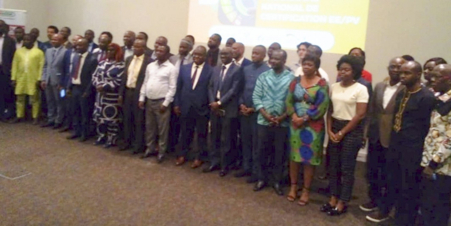 Côte d'Ivoire : Programme  de certification des compétences  aux métiers de technicien des systèmes solaires Photovoltaïques et de l'efficacité  énergétique, les inscriptions ouvertes