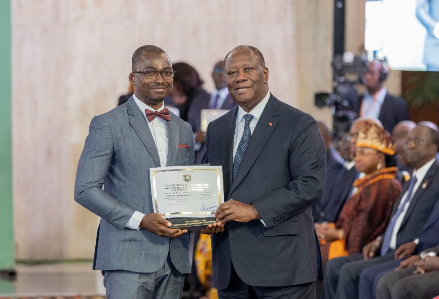 Côte d'Ivoire :  Prix national d'excellence 2023, Alassane Ouattara appelle à une revue du dispositif afin d'améliorer l'arbitrage des éditions à venir et invite Achi à lui soumettre des propositions