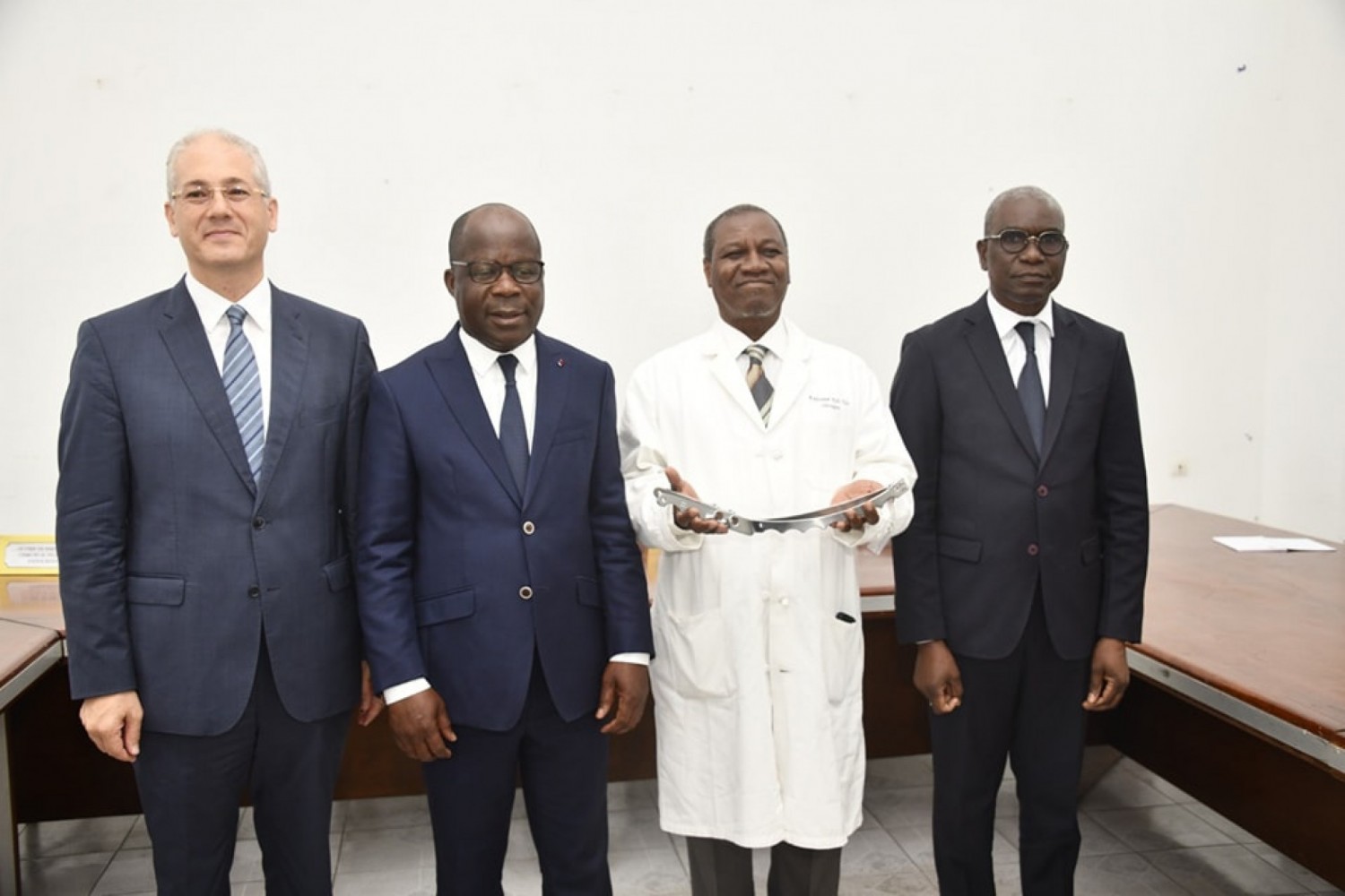 Côte d'Ivoire : L'Ambassade d'Egypte en Côte d'Ivoire renforce le plateau technique du Centre de Transplantation Hépatique du CHU de Treichville