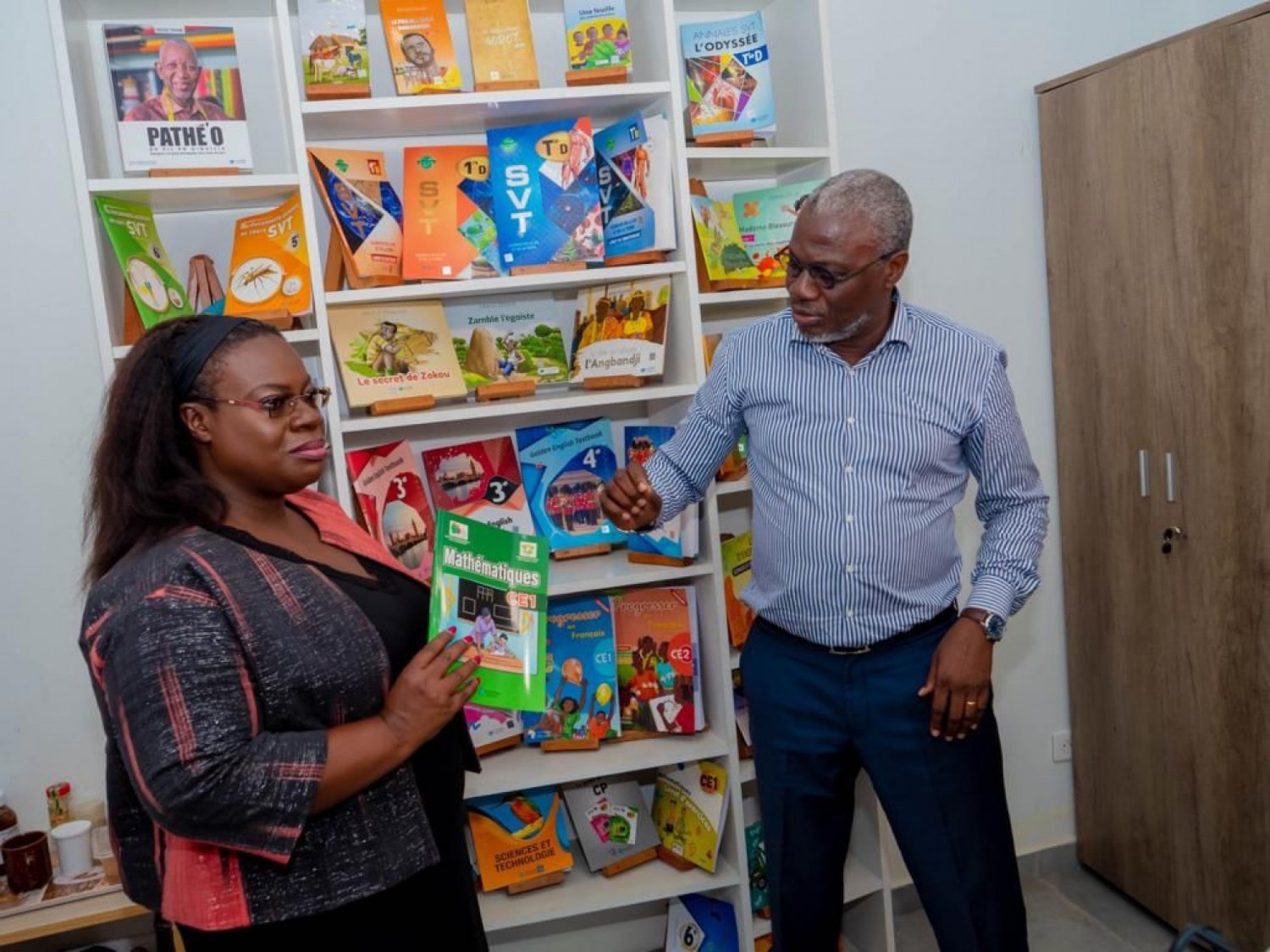 Côte d'Ivoire : Rentrée scolaire, le gouvernement rassure les parents d'élèves de la disponibilité des manuels scolaires dans les librairies à des prix abordables