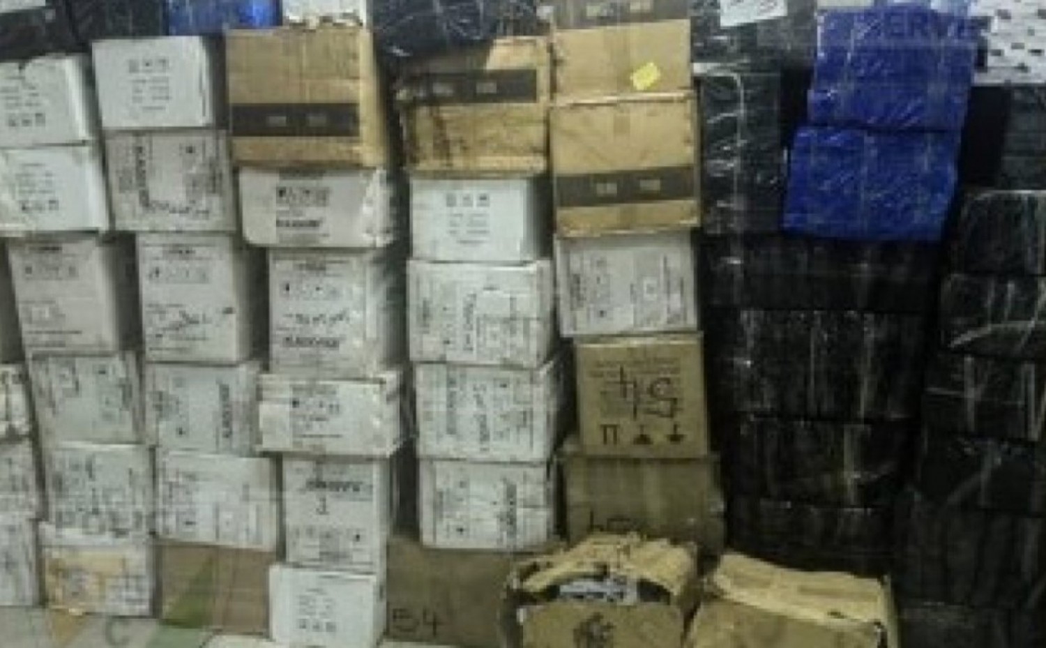 Côte d'Ivoire : Plus d'une centaine de cartons de médicaments falsifiés saisis, un suspect interpellé