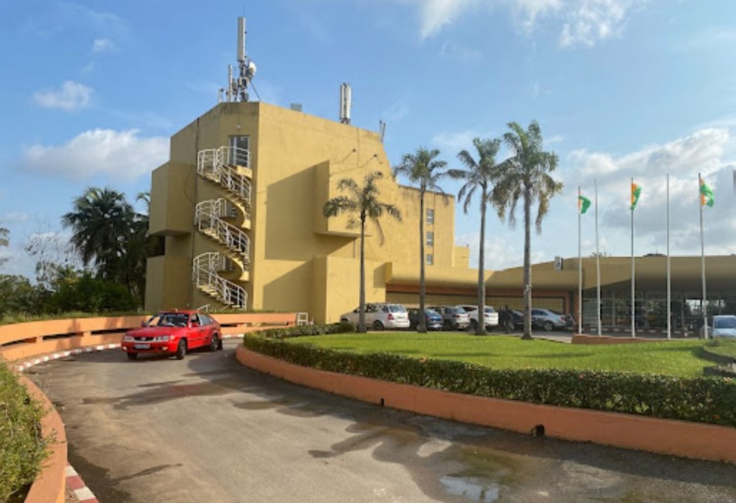 Côte d'Ivoire : Heden Golf Hôtel, les agents du Golf Hôtel réclament 10 mois de salaires à leur Direction générale, le chef de l'Etat interpellé