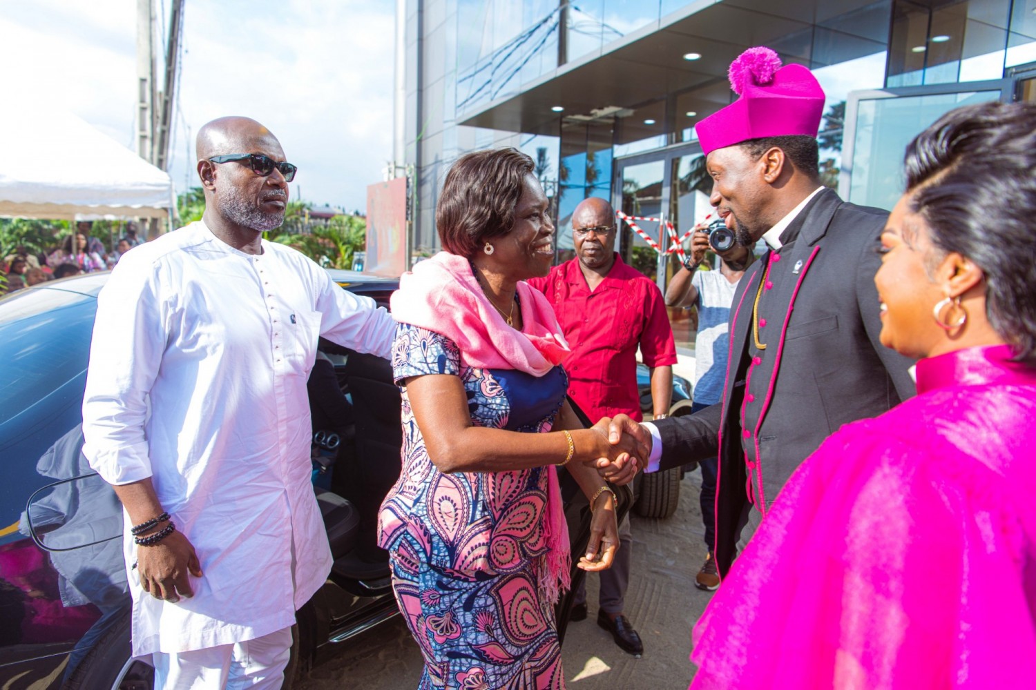 Côte d'Ivoire : A l'inauguration de la cathédrale des Miracles, temple de plus de 5000 places, bâti par le Bishop Ouattara Mohamed Idriss, présence remarquée de Simone Gbagbo