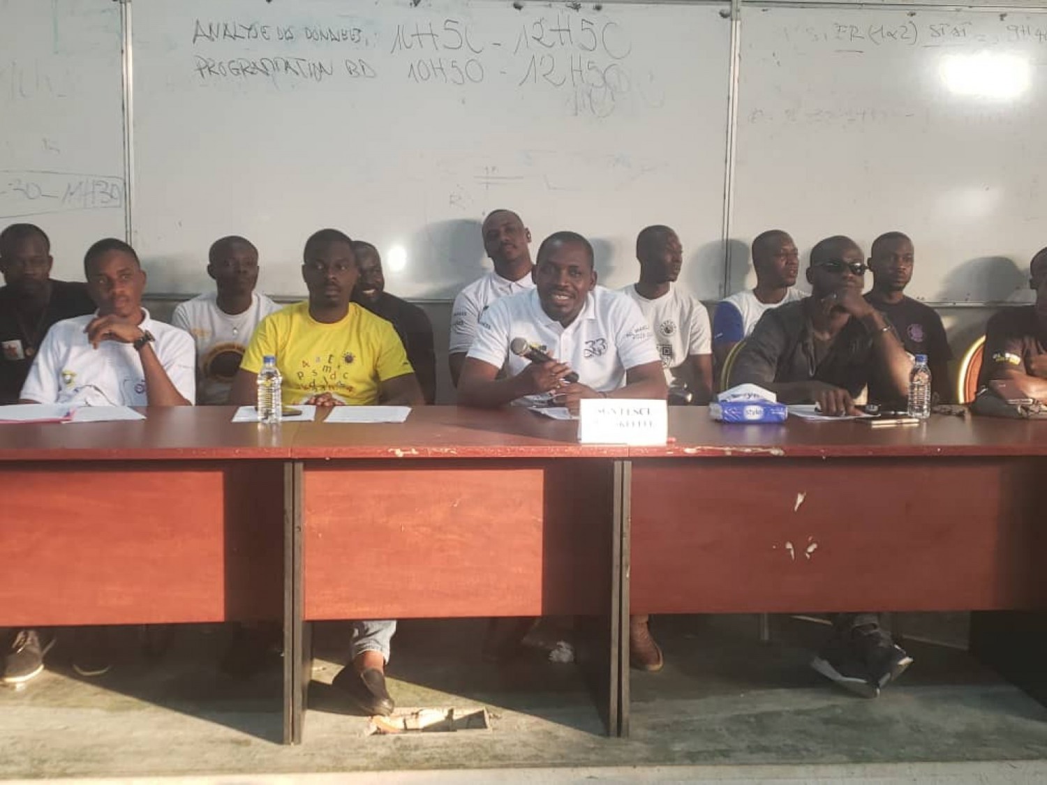 Côte d'Ivoire : Violence à la machette à la Cité Universitaire Mermoz, le SG de la FESCI réagit et dévoile les dessous d'un appel téléphonique avec le Ministre Adama Diawara