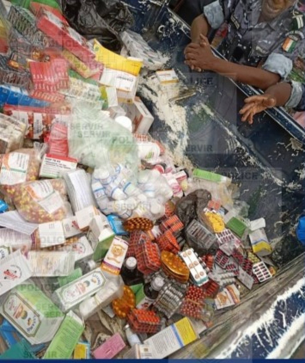 Côte d'Ivoire : Nouvelle descente de la police au marché Roxy d'Adjamé  fermé, plusieurs saisies de faux médicaments