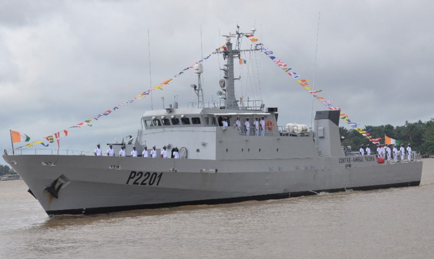 Côte d'Ivoire : Marine Nationale, les villages côtiers de San Pedro découvrent le navire de guerre OPV 45 « Espérance »