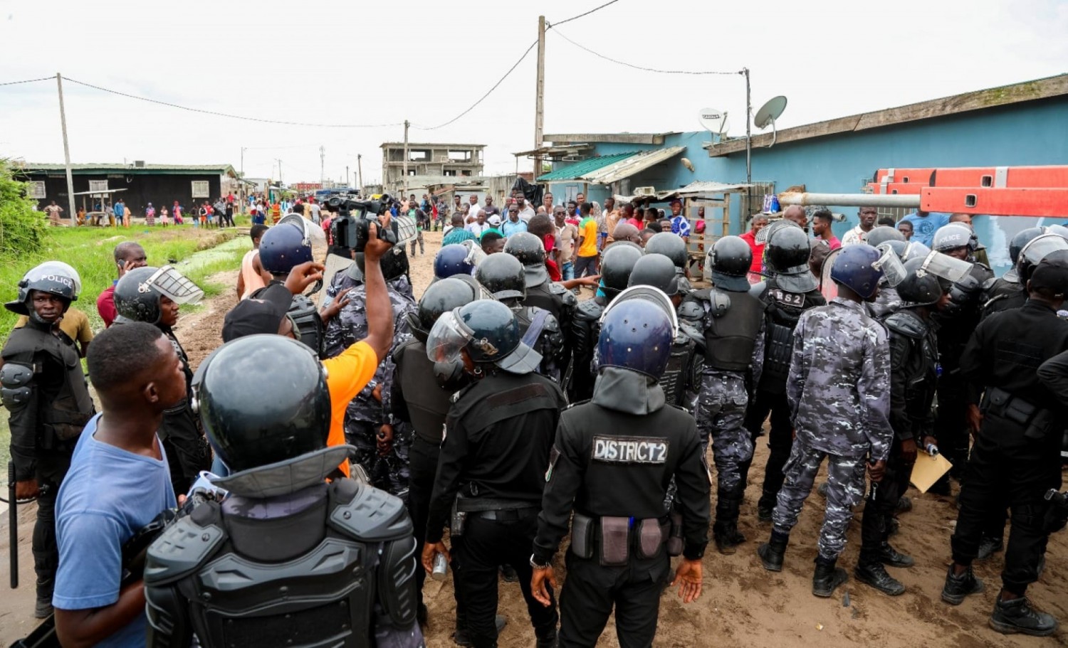 Côte d'Ivoire : Port-Bouët, malgré les hostilités de certains occupants illégaux, les voiries dans les lotissements d'Abekan Bernard et Djigbo Kanon, libérées