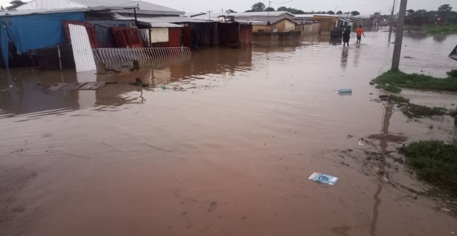 Côte d'Ivoire : Une première à Kong, de nombreuses habitations et des magasins sous les eaux après une forte pluie, un « plan Marshall » annoncé