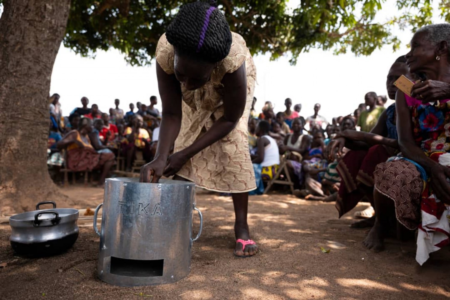 Côte d'Ivoire : Gbêkê, des foyers améliorés à bois et à charbon distribués aux ménages ruraux dans le cadre d'un projet de développement durable