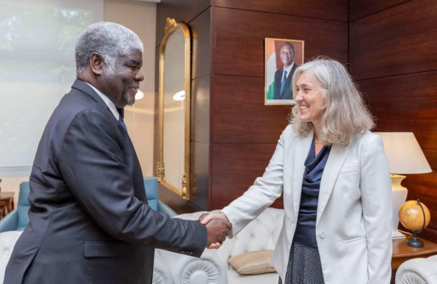 Côte d'Ivoire :  Robert Mambé Beugré reçoit les félicitations des USA pour sa nomination à la tête du gouvernement, l'UE salue l'excellence des relations avec le pays