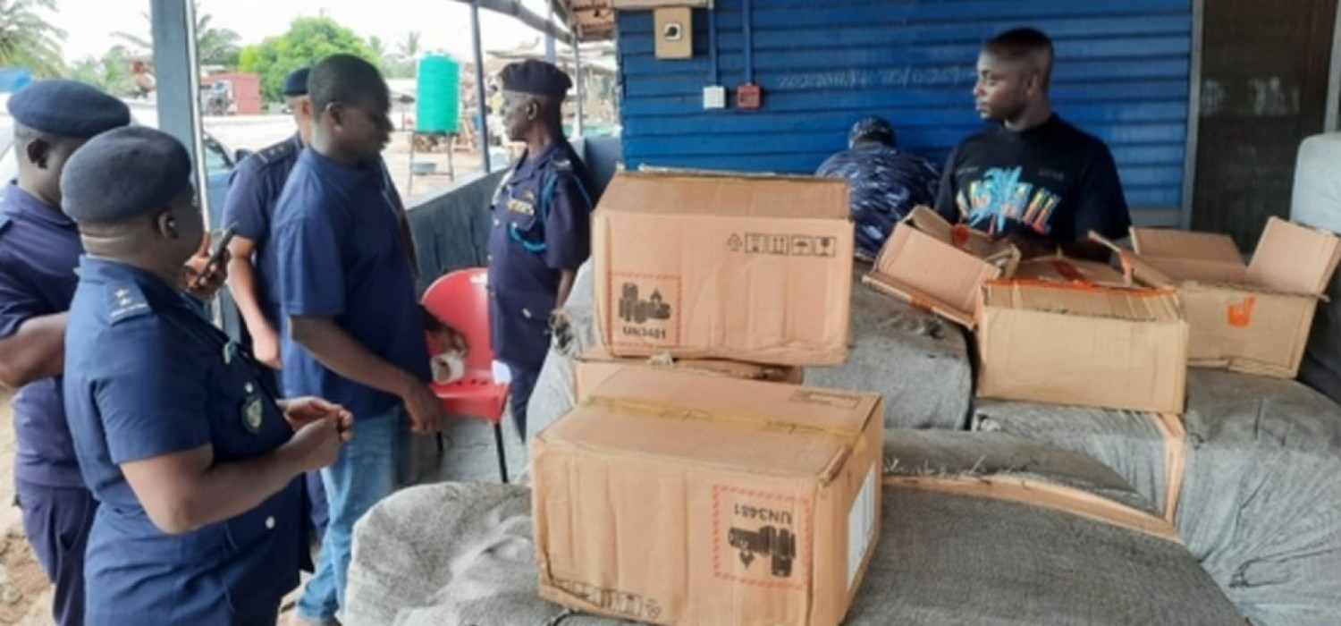 Ghana :  Contrebande, saisie de 11 200 pagnes et 6 000 téléphones portables à Dabala